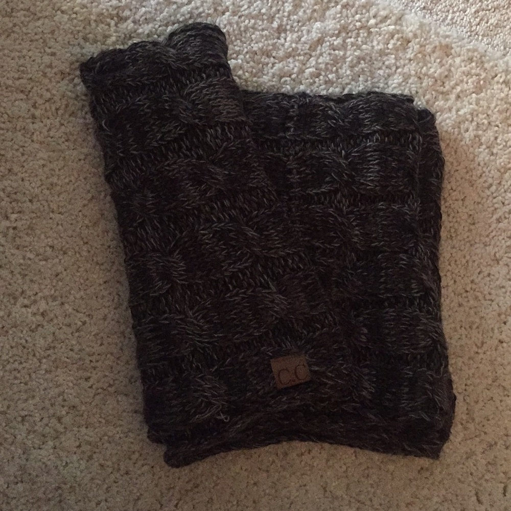Slate gray knitted scarf